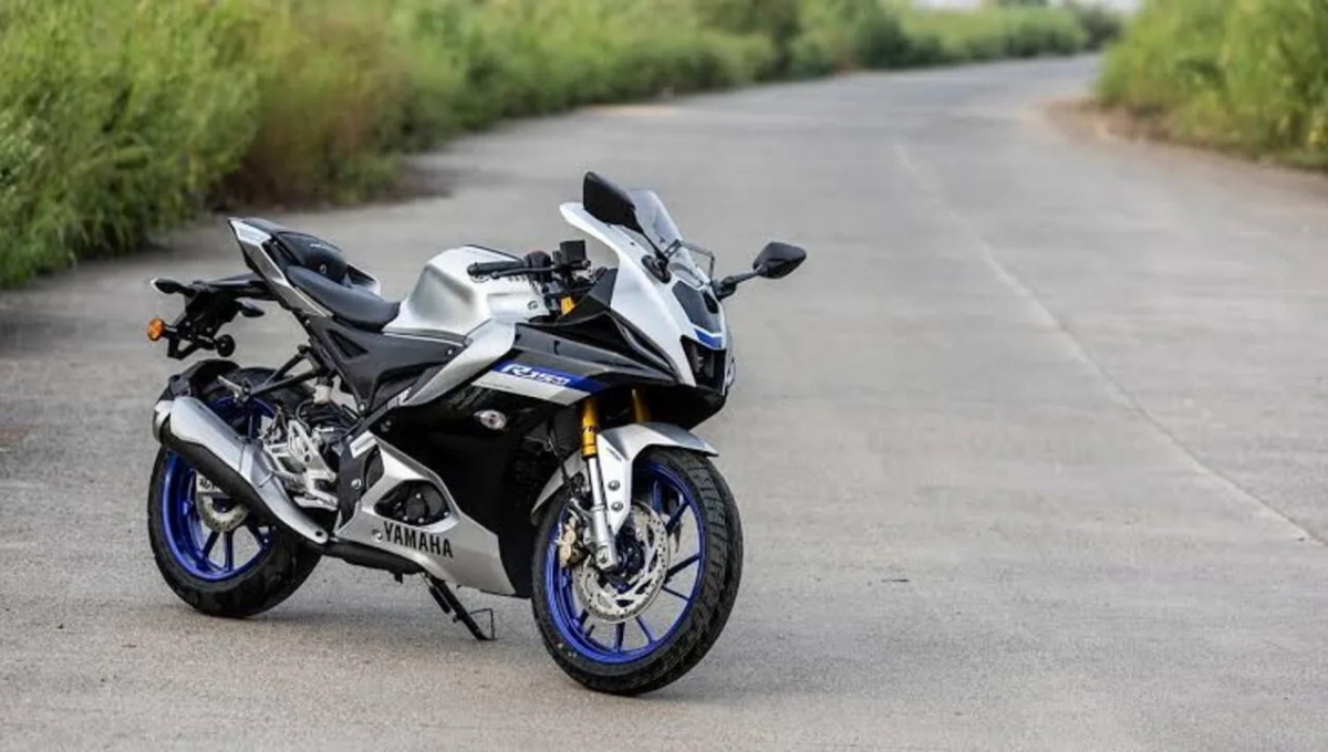 Yamaha R15 V4