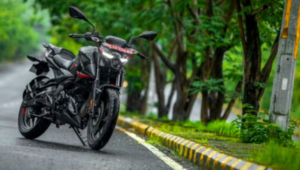 Bajaj Pulsar N160