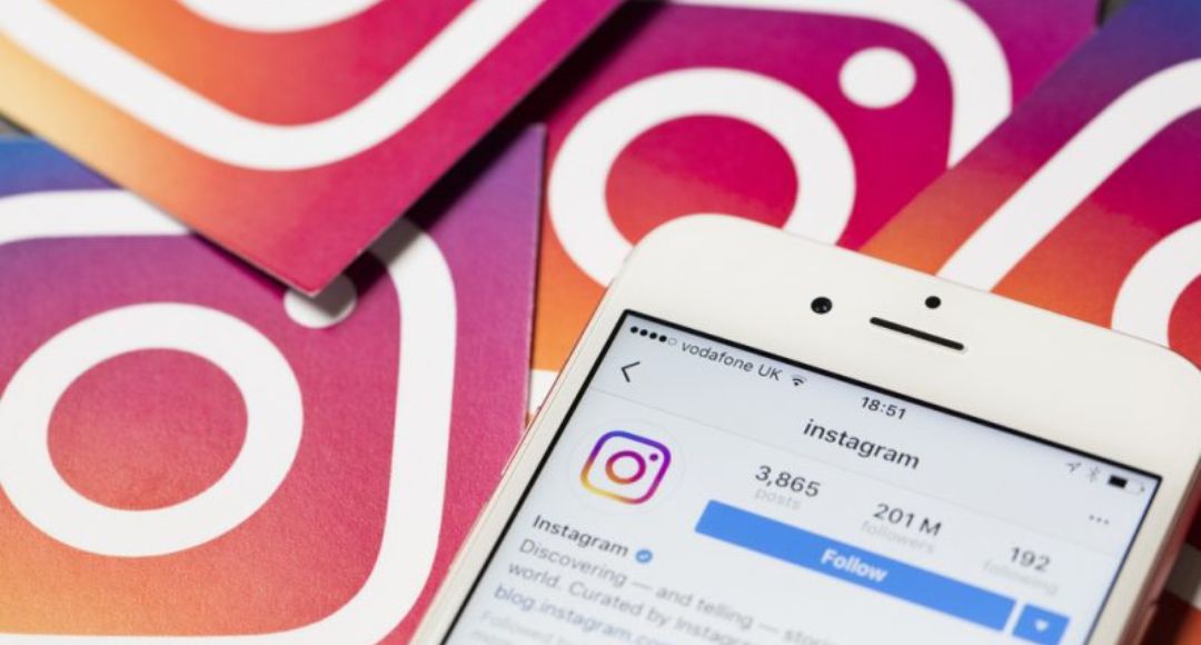 Instagram vs WhatsApp Mental Health Study