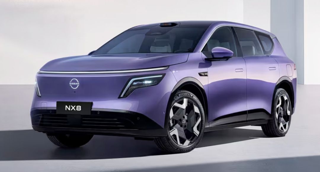 Tech Lounge SUV