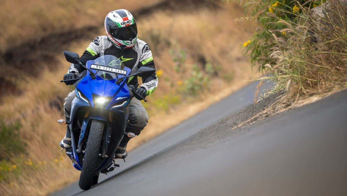 Yamaha R15 V4